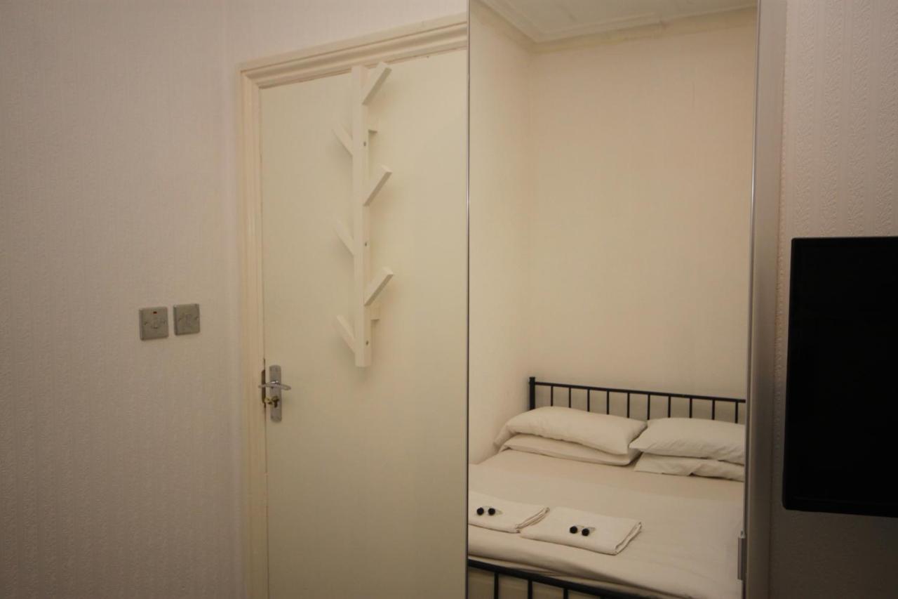 Barton Beachside - Stylish Studio Apartment, Double & Single - Central Beach & Promenade Location - Over 21'S, Family Friendly Only, Id Required Blackpool Exterior foto
