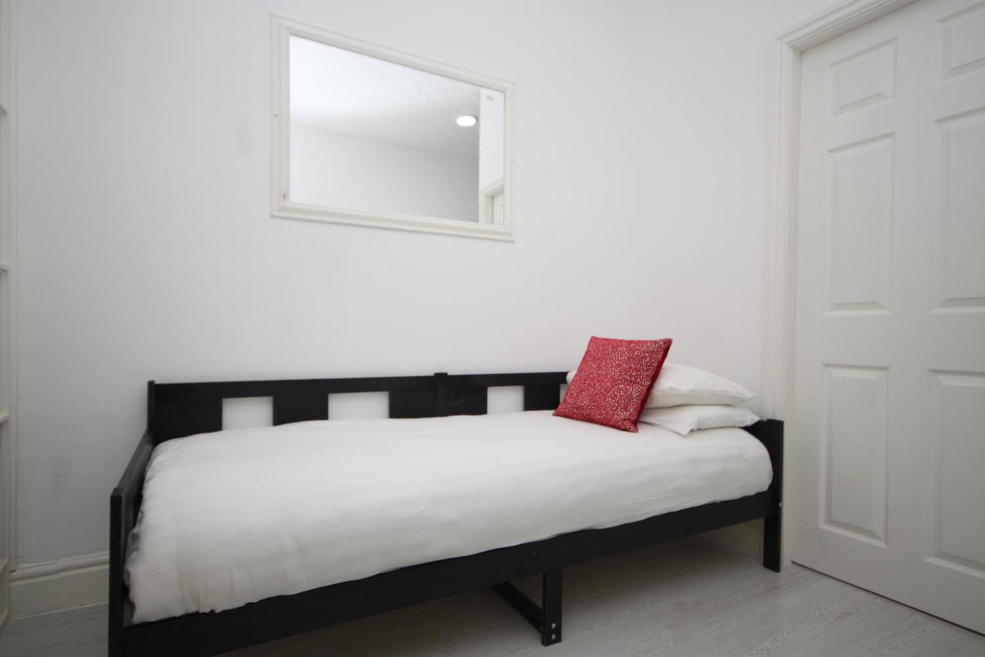 Barton Beachside - Stylish Studio Apartment, Double & Single - Central Beach & Promenade Location - Over 21'S, Family Friendly Only, Id Required Blackpool Cameră foto