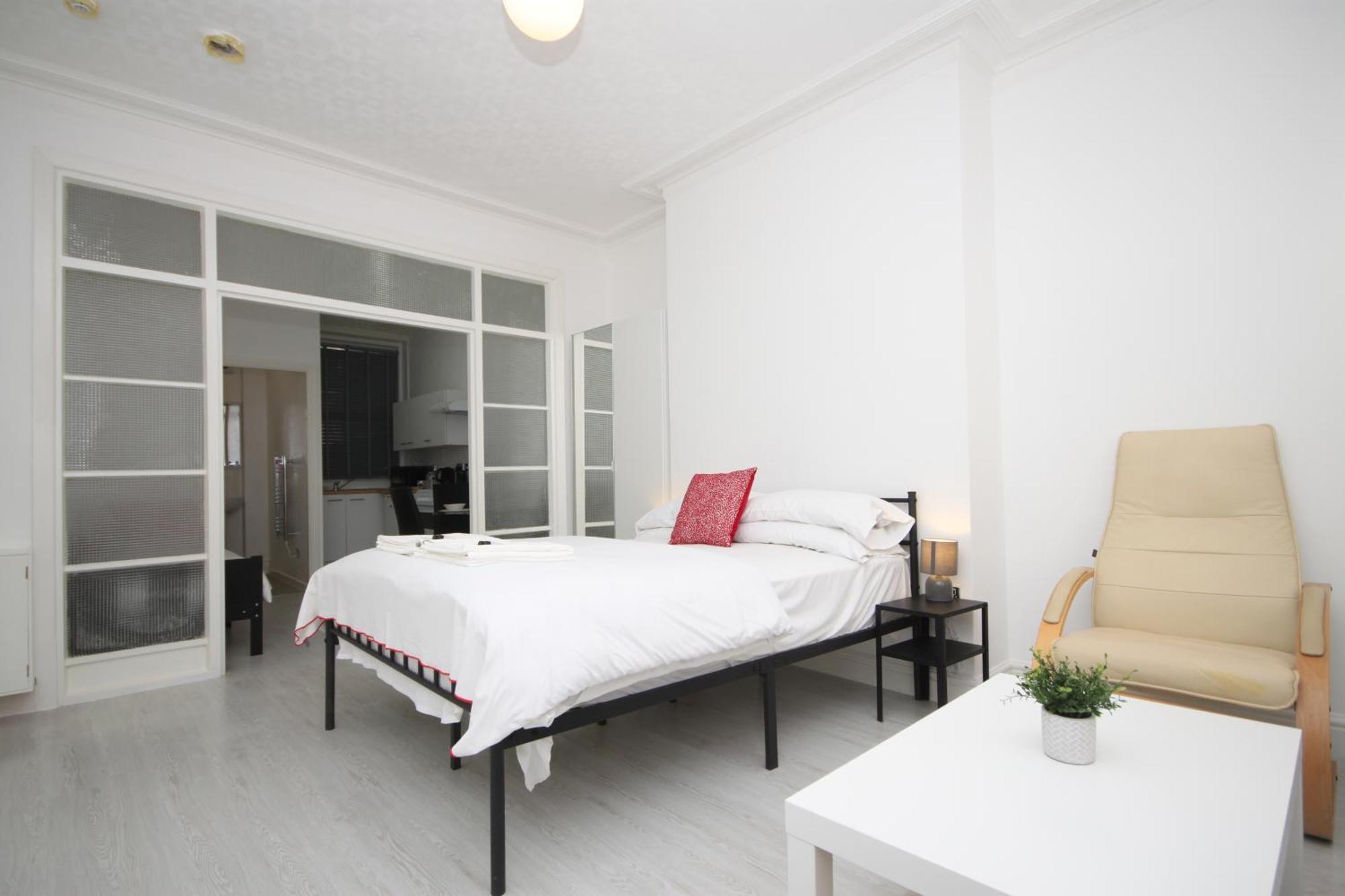 Barton Beachside - Stylish Studio Apartment, Double & Single - Central Beach & Promenade Location - Over 21'S, Family Friendly Only, Id Required Blackpool Cameră foto