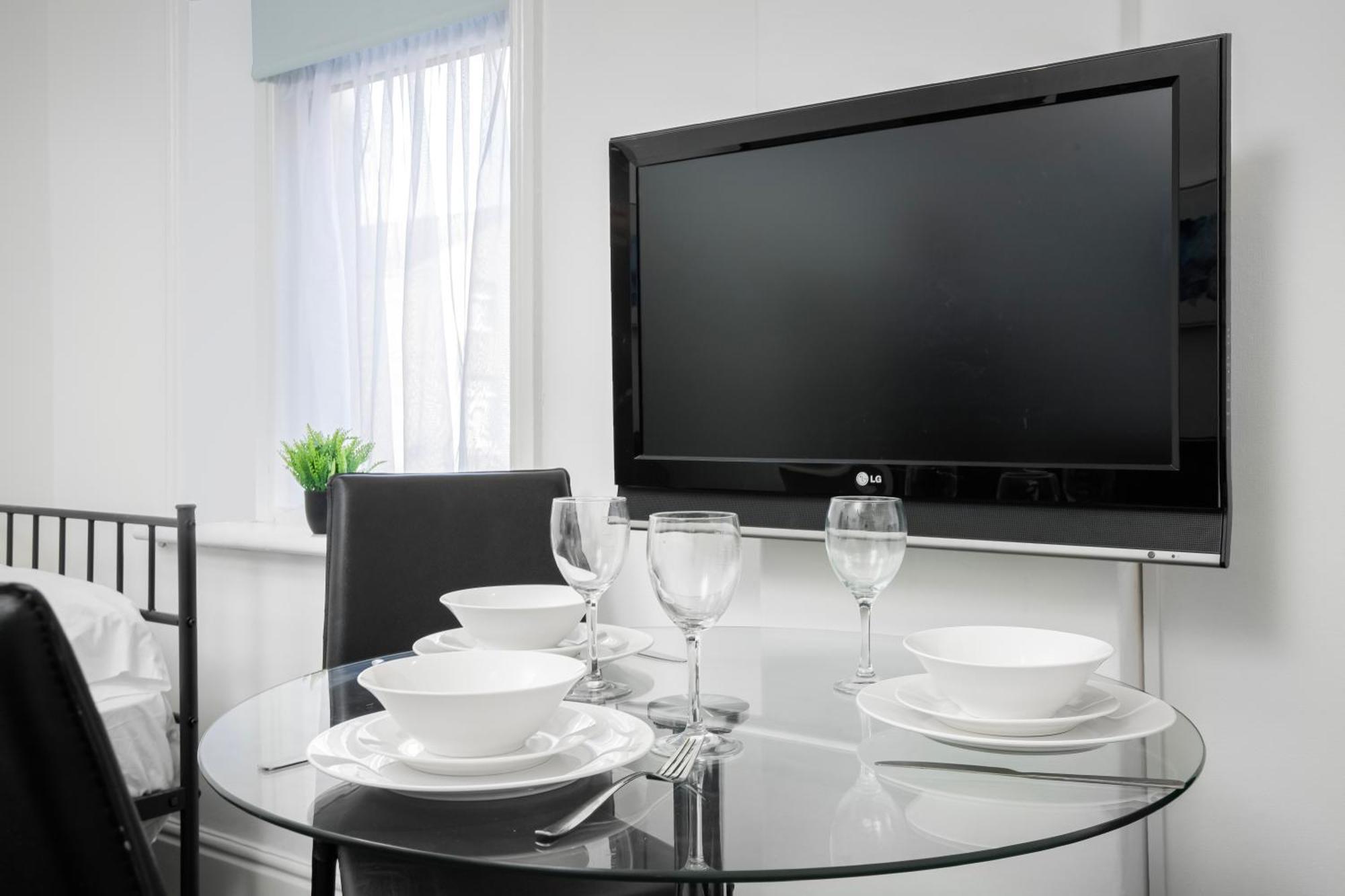 Barton Beachside - Stylish Studio Apartment, Double & Single - Central Beach & Promenade Location - Over 21'S, Family Friendly Only, Id Required Blackpool Exterior foto