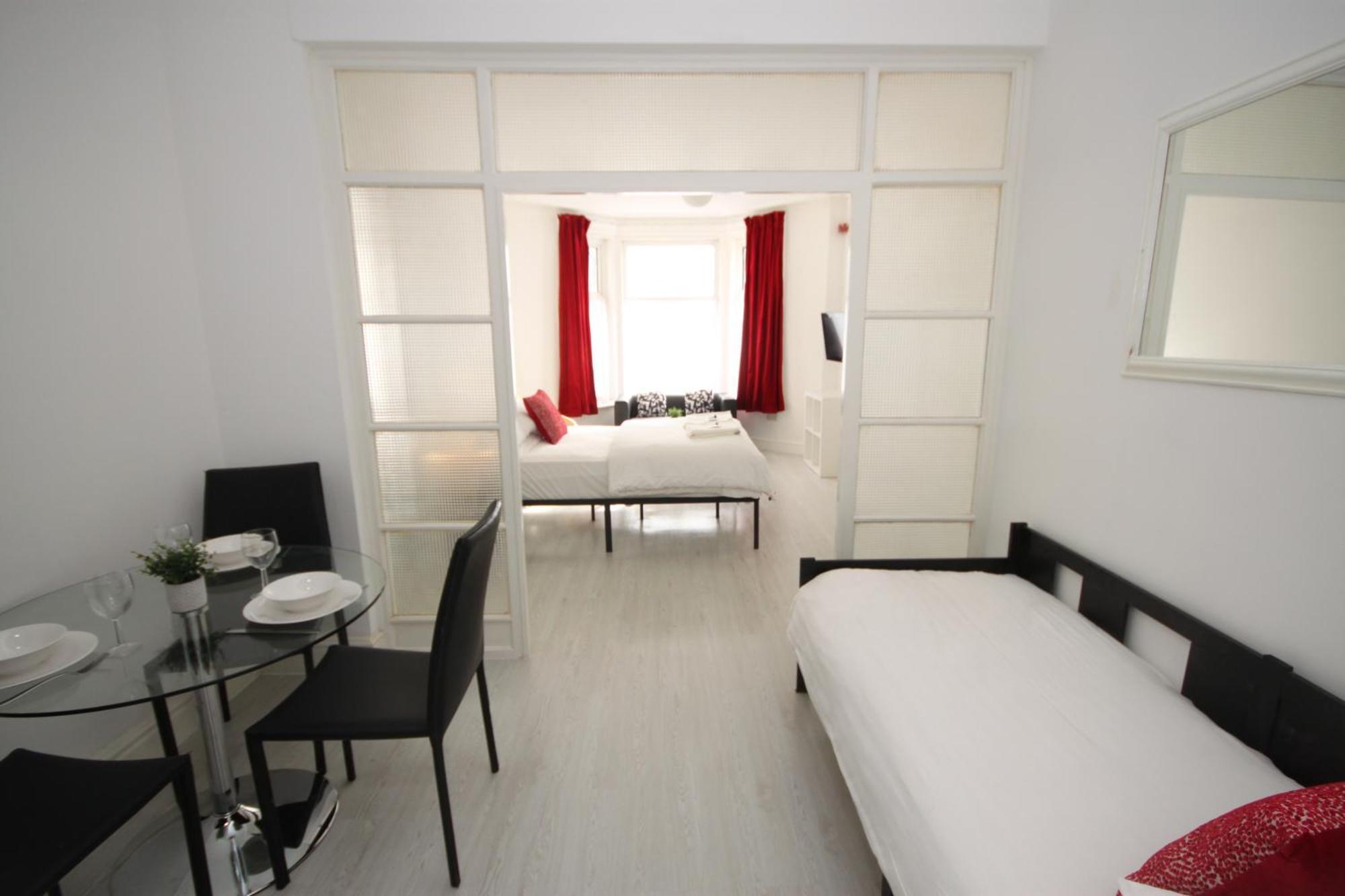 Barton Beachside - Stylish Studio Apartment, Double & Single - Central Beach & Promenade Location - Over 21'S, Family Friendly Only, Id Required Blackpool Exterior foto