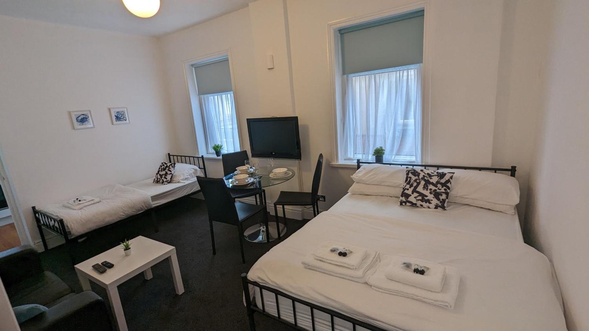 Barton Beachside - Stylish Studio Apartment, Double & Single - Central Beach & Promenade Location - Over 21'S, Family Friendly Only, Id Required Blackpool Exterior foto